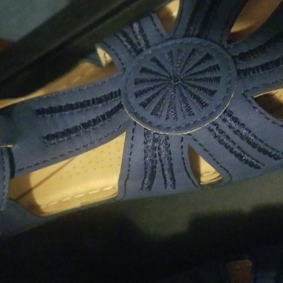 NEW Casual Comfort Blue Wedge Sandals (Size 10) - Picture 7 of 7